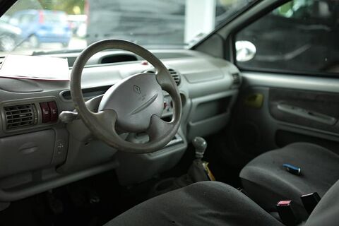 Twingo 1.2l PRIVILEGE 2001 occasion 52300 Vecqueville