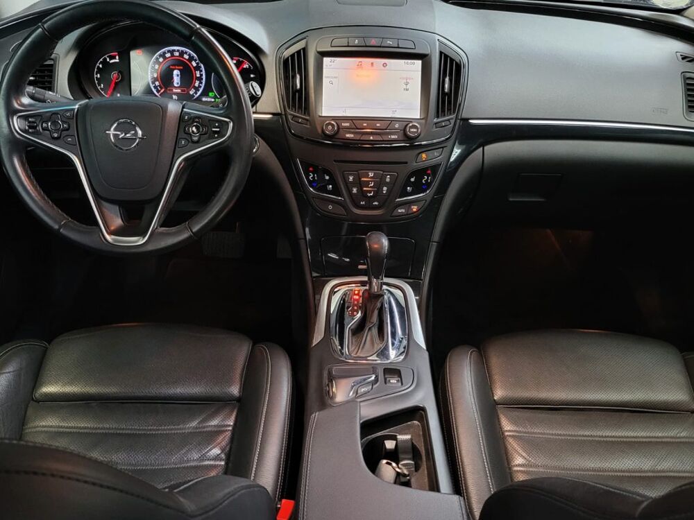 Insignia A Sports Tourer 2.0 CDTI 163 cv Cosmo Bo&icirc;te Auto 1&egrave;re Main 2014 occasion 78970 M&eacute;zi&egrave;res-sur-Seine