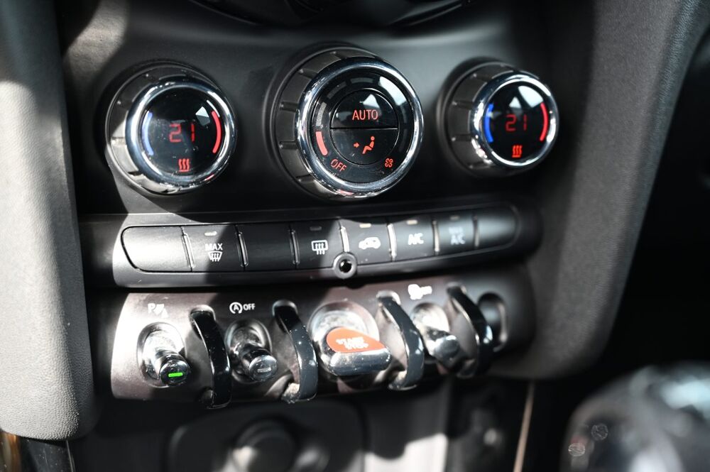 Cooper (2) F56 1.5 102 CV BUSINESS DESIGN 5 PORTES 2022 occasion 59136 Wavrin