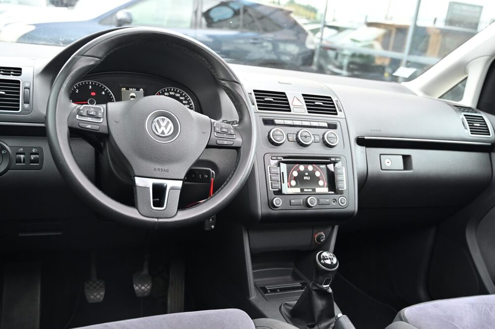 Touran 1.6 TDI 105CH BLUEMOTION CONFORTLINE TOIT PANO 2014 occasion 59136 Wavrin