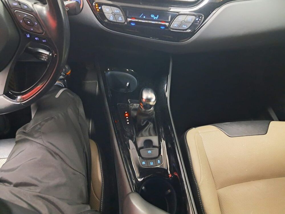 C-HR SUV 1.8 HYBRIDE 122 COLLECTION 2019 occasion 94500 Champigny-sur-Marne