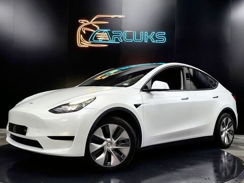 Tesla Model Y 300cv Standard Propulsion Boîte Auto 1ère Main Attelage 2023 occasion Mézières-sur-Seine 78970
