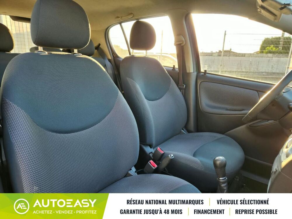 Yaris 1.4 D-4D 75 FINITION SOL /MOTEUR A CHAINE / IDEAL JEUNE COND 2004 occasion 79000 NIORT