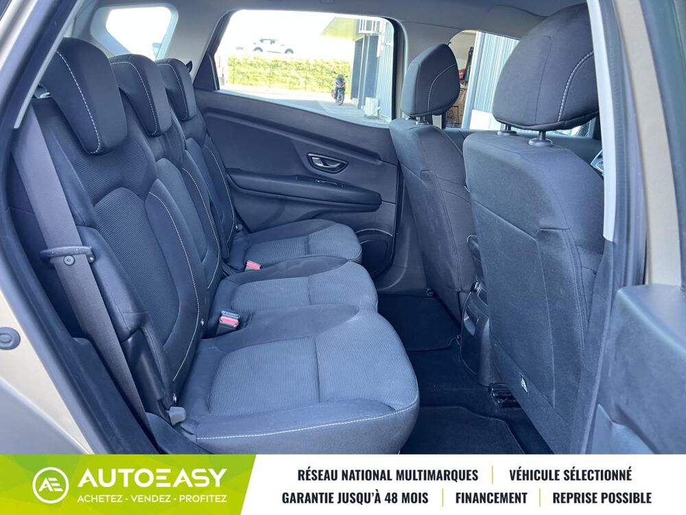 Sc&eacute;nic IV 1.2 Tce 115 cv LIFE / 1&egrave;re Main / Attelage 2017 occasion 03000 Avermes