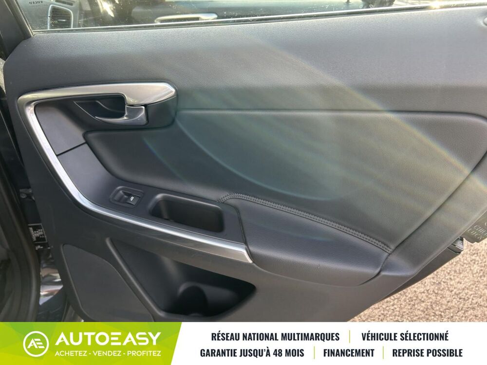 XC60 2.0 D3 Momentum business 150 cv 4x2 Distribution faite 2015 occasion 32600 l'Isle Jourdain