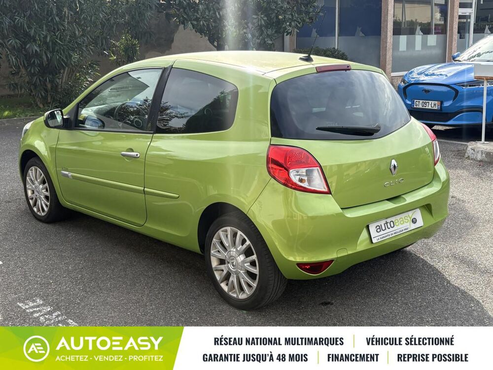 Clio 3 1.6 112 ch AUTHENTIQUE / ENTRETIEN COMPLET / BVA / KIT DE 2011 occasion 69120 Vaulx-en-Velin