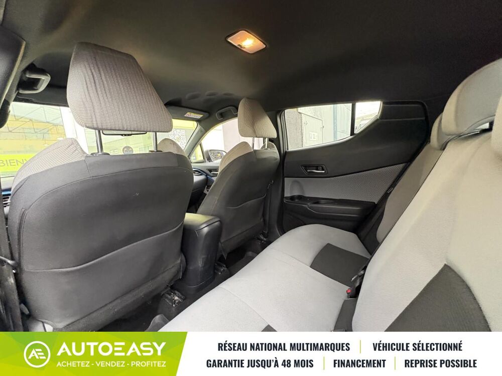 C-HR 122h Hybride Dynamic 2WD E-CVT // Boite automatique 2019 occasion 97122 Baie-Mahault
