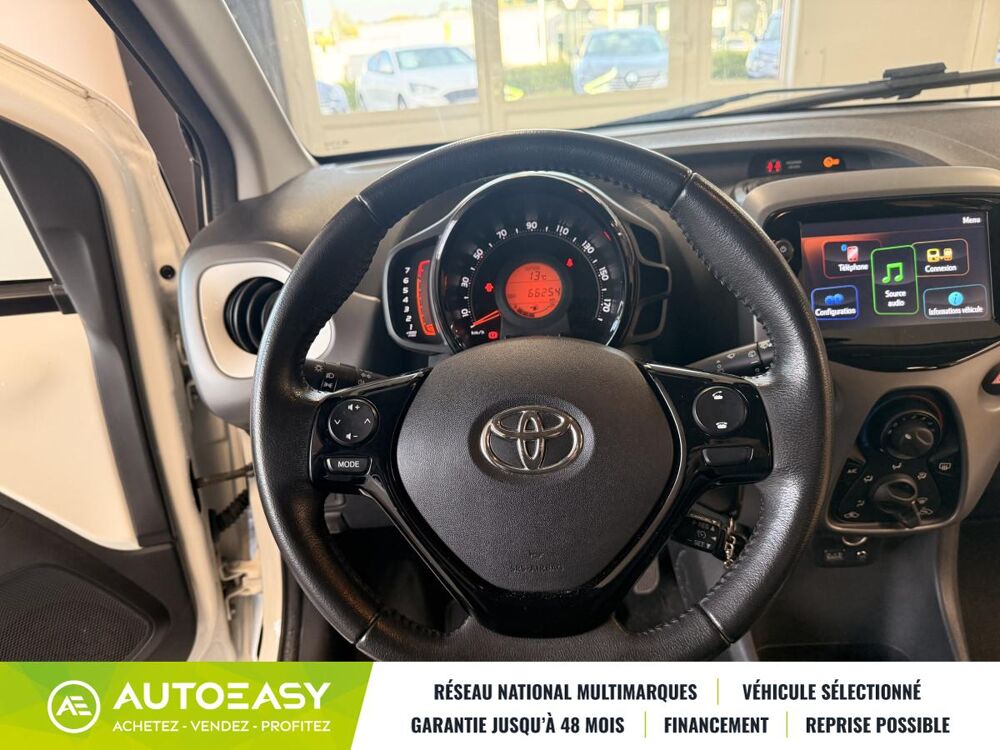 Aygo 5 PORTES Phase 2 1.0 VVTI 12V 72 / X PLAY APP / 1ERE MAIN 2019 occasion 42120 LE COTEAU