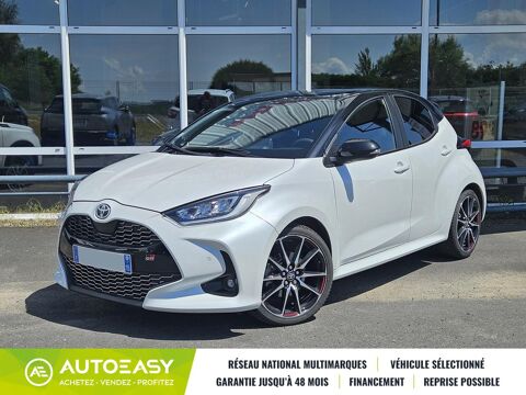 Toyota Yaris IV 1.5 116H E-CVT GR SPORT 1°M 2023 occasion Lafeuillade-en-Vézie 15130
