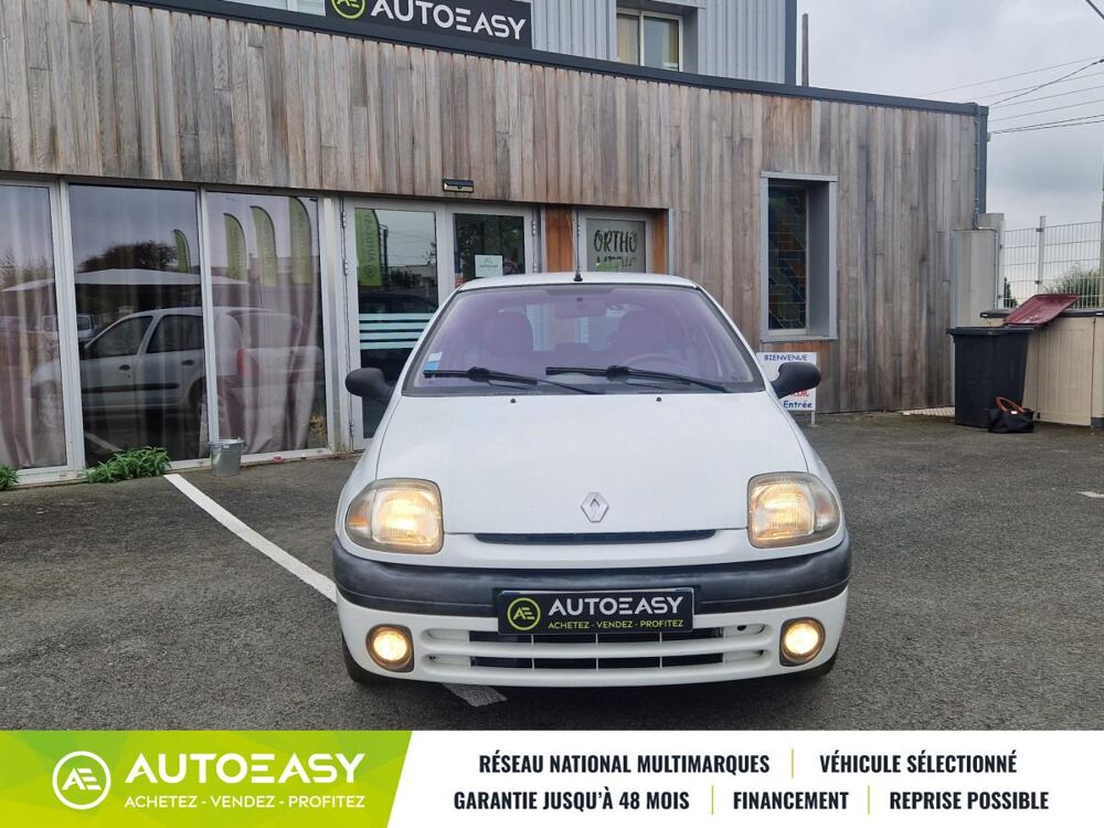 Clio II 5 Portes 1.2 i 60 / BON ETAT / ENTRETIEN COMPLET 1999 occasion 79000 NIORT