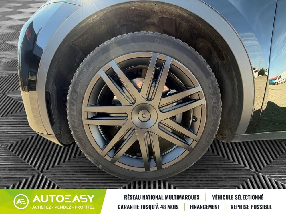 Model Y Standard Range / 320 ch / SOH 94 % 2024 occasion 38300 Bourgoin-Jallieu