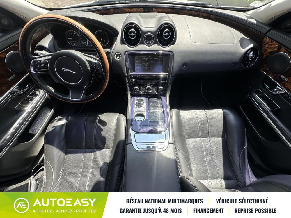 XJ 3.0 V6 Luxe Premium / ENTRETIEN OK / DISTRIBUTION OK / VIDAN 2013 occasion 69120 Vaulx-en-Velin
