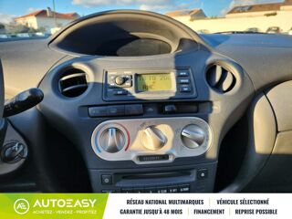 Yaris 1.4 D-4D 75 FINITION SOL /MOTEUR A CHAINE / IDEAL JEUNE COND 2004 occasion 79000 NIORT