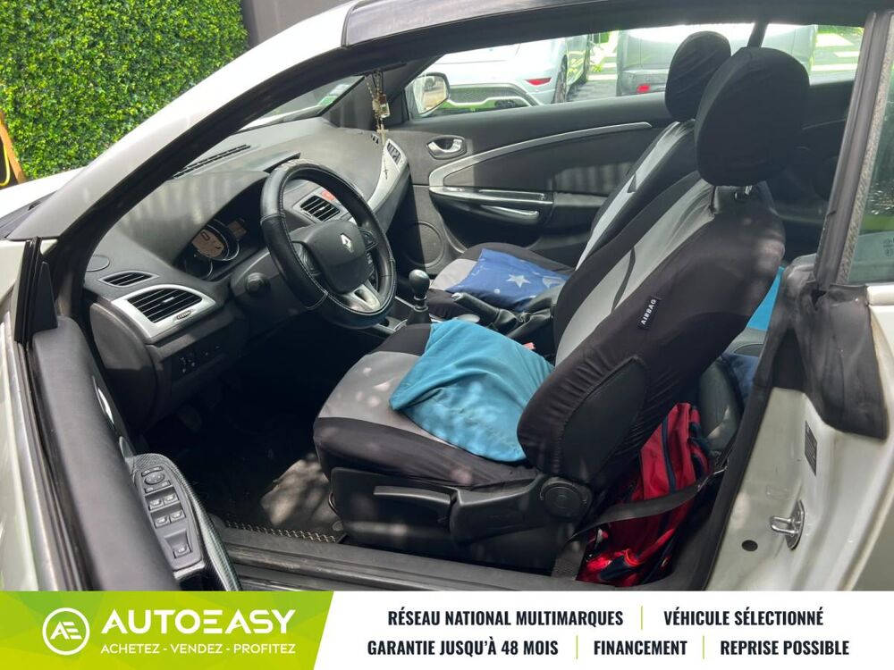 M&eacute;gane III Phase 2 Coup&eacute; Cabriolet 1.5 dCi 110 cv 2011 occasion 97460 Saint-Paul