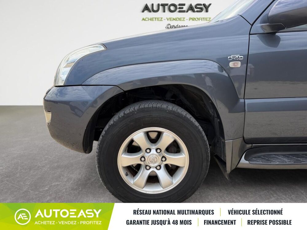 Land Cruiser KDJ120 SERIES 3.0 D-4D LOUNGE BVA - 8 PLACES / ATTELAGE 2002 occasion 24100 Creysse