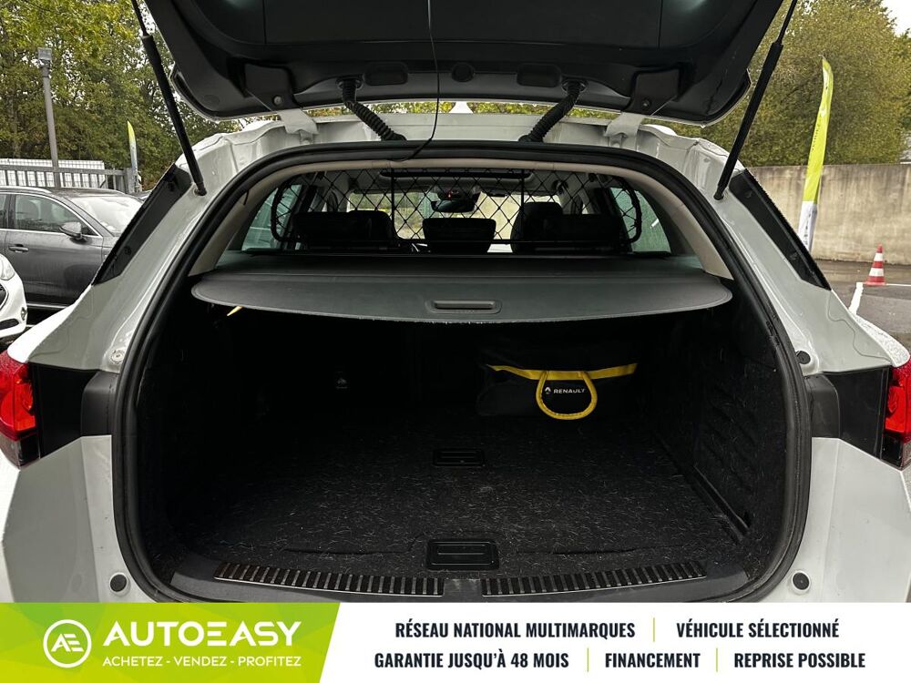 M&eacute;gane 1.3 Tce 140ch Business Intens Attelage / Toit ouvrant / Entr 2020 occasion 44470 Carquefou