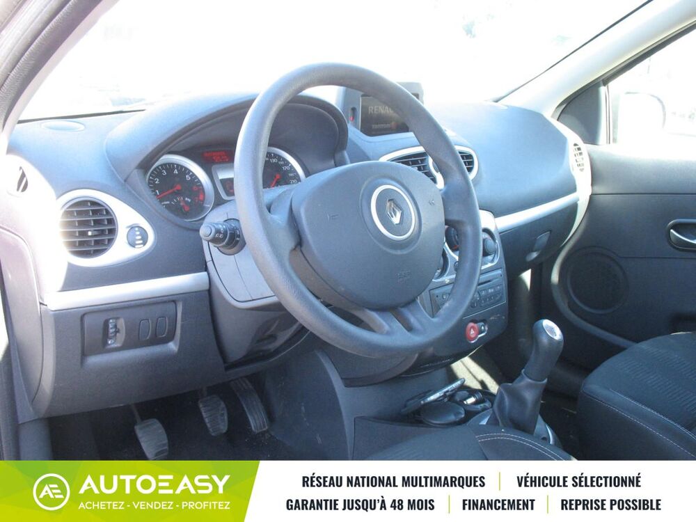 Clio III 1.2  16V 75 TOMTOM 5 PORTES 67000 KM 2012 occasion 29000 Quimper