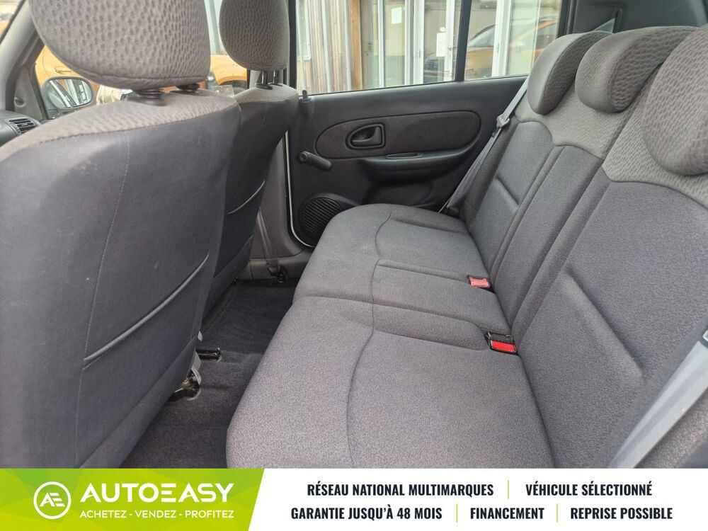 Clio II 5 Portes 1.2 i 60 / BON ETAT / ENTRETIEN COMPLET 1999 occasion 79000 NIORT