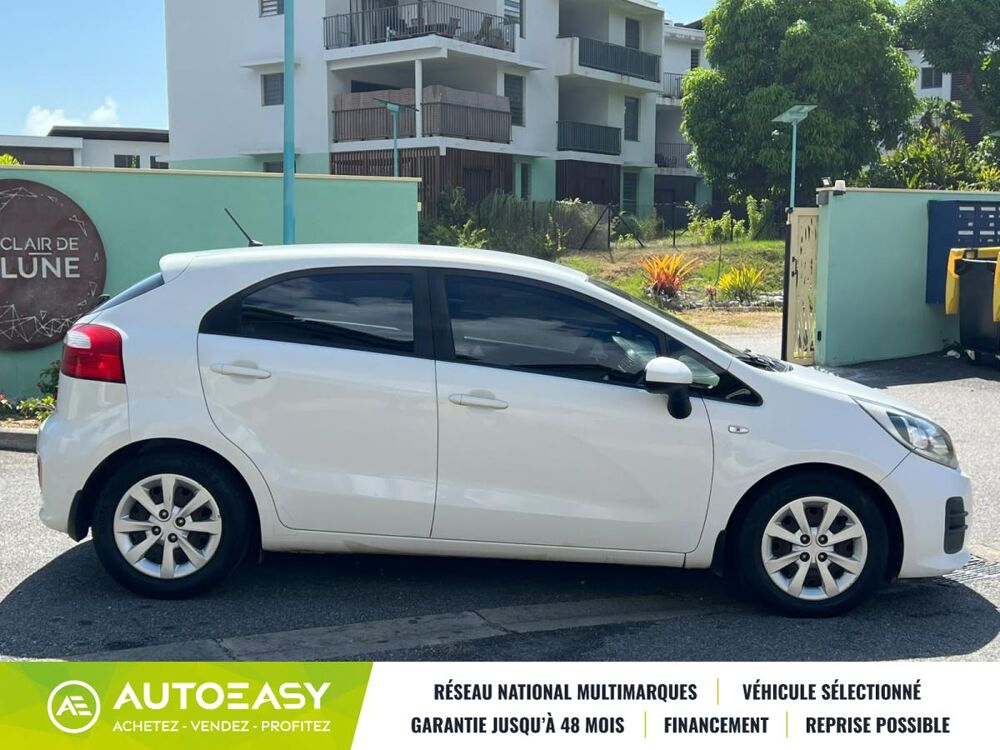 Rio III (IH) Phase 2 5 Portes 1.1 CRDi 12V 75 cv 2017 occasion 97354 Remire Montjoly