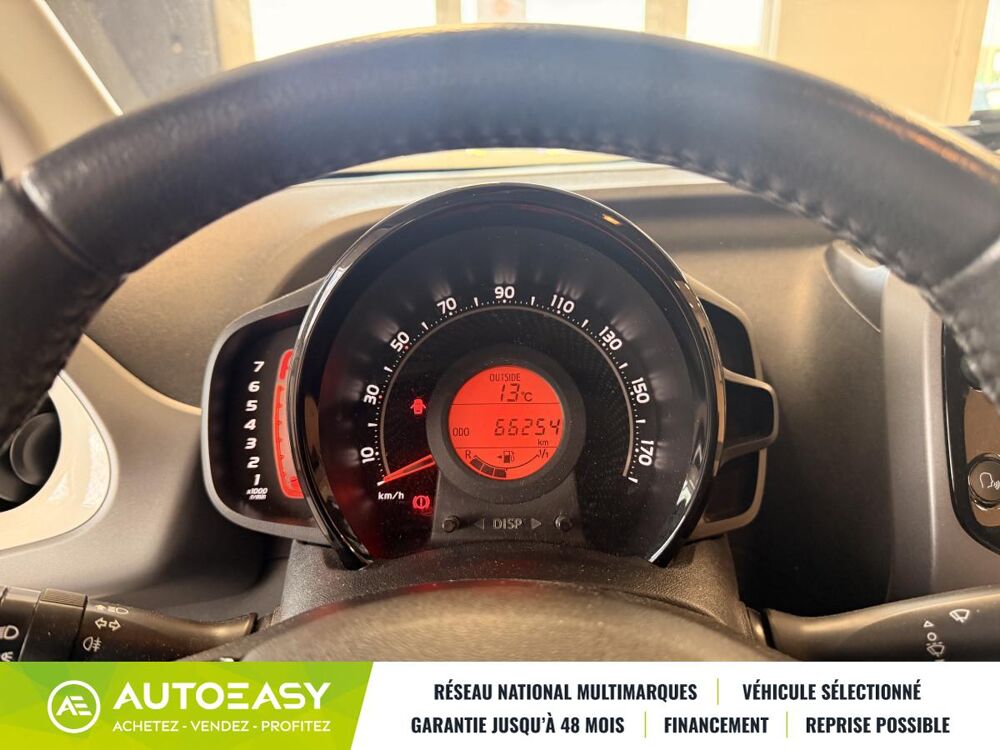 Aygo 5 PORTES Phase 2 1.0 VVTI 12V 72 / X PLAY APP / 1ERE MAIN 2019 occasion 42120 LE COTEAU