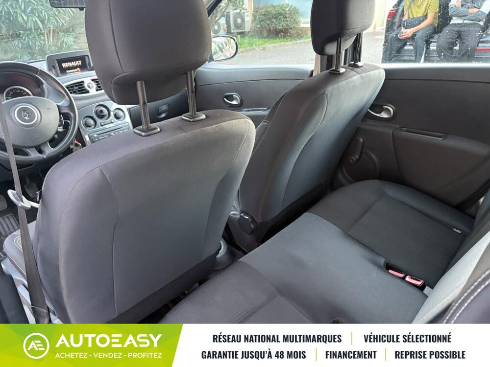 Clio 3 1.2 16V 75 eco2 TomTom Live 2011 occasion 69120 Vaulx-en-Velin