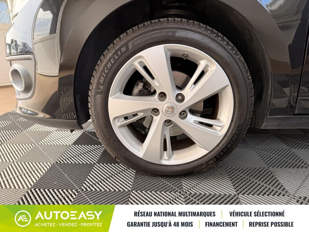M&eacute;gane III PHASE 3 HATCHBACK 1.2 TCE 115 / LIMITED / 1ERE MAIN 2015 occasion 42120 LE COTEAU