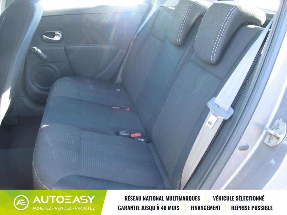 Clio III 1.2  16V 75 TOMTOM 5 PORTES 67000 KM 2012 occasion 29000 Quimper