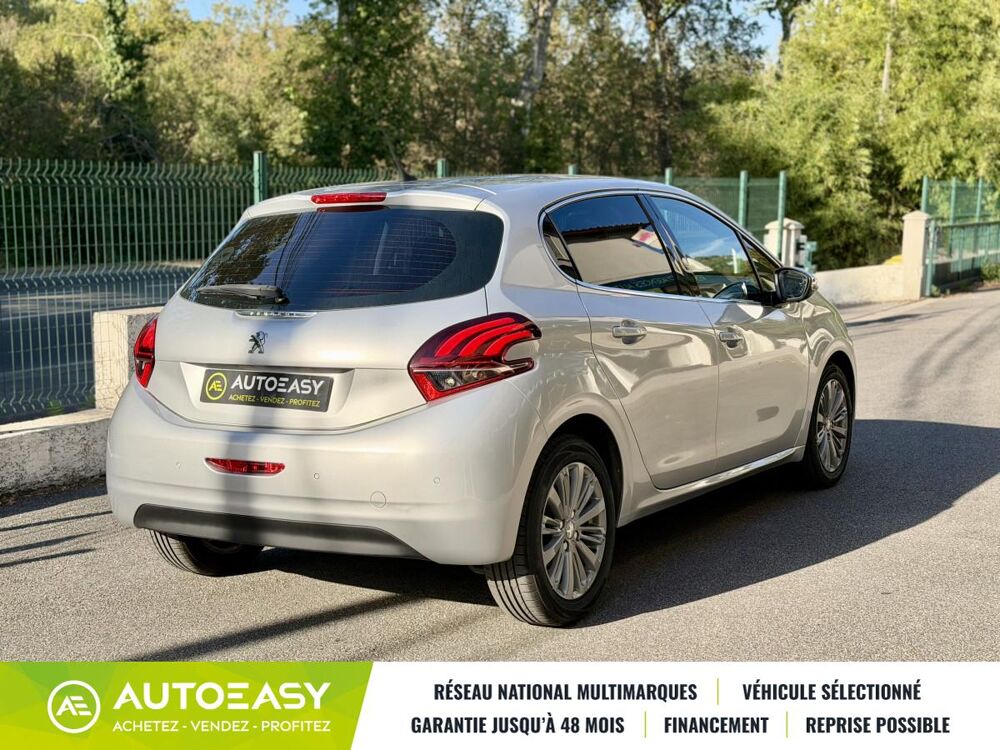 208 1.2 THP Allure 110 cv / 35 500 km / FULL Entretien PEUGEOT / 2016 occasion 34430 Saint-Jean-de-Vedas