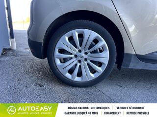 Sc&eacute;nic IV 1.2 Tce 115 cv LIFE / 1&egrave;re Main / Attelage 2017 occasion 03000 Avermes