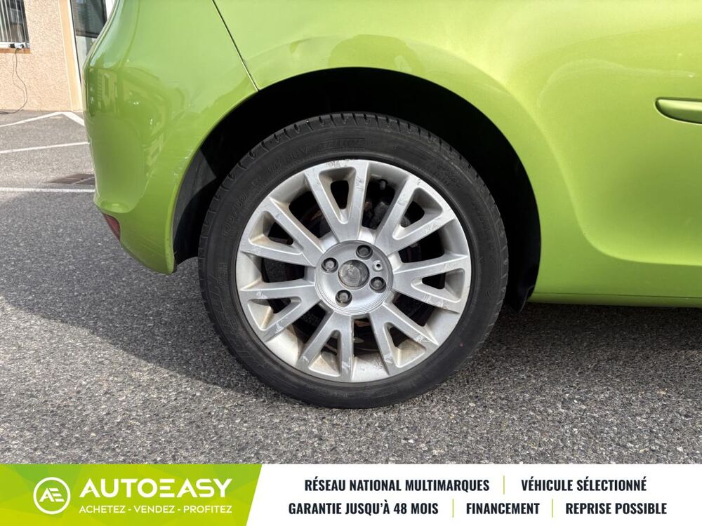 Clio 3 1.6 112 ch AUTHENTIQUE / ENTRETIEN COMPLET / BVA / KIT DE 2011 occasion 69120 Vaulx-en-Velin