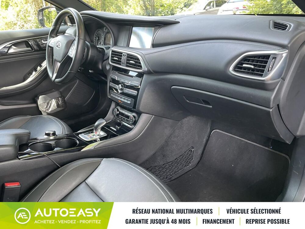 QX30 2.0 T LUXE TECH 211 / AWD / BOITE AUTO / TOIT PANORAMIQUE / 2019 occasion 78380 Bougival