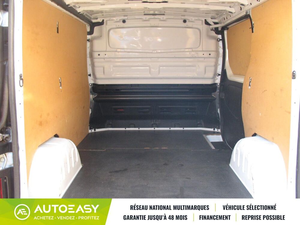 Vivaro 1.6 CDTI 120 A CHAINE DISTRIBUTION 2016 occasion 29000 Quimper