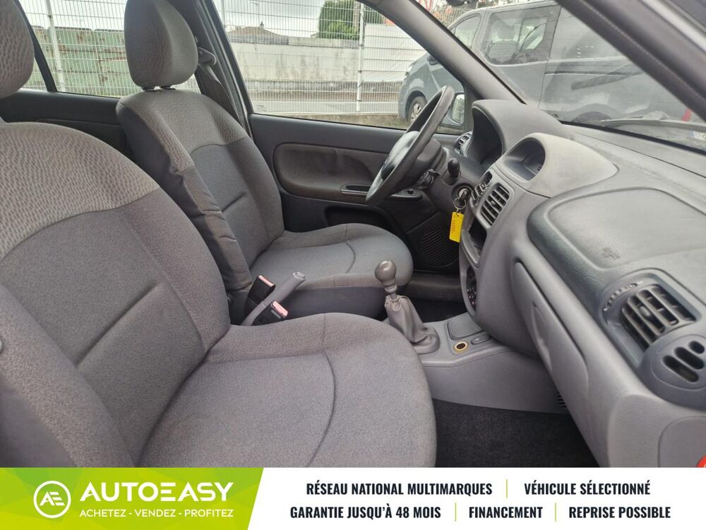 Clio II 5 Portes 1.2 i 60 / BON ETAT / ENTRETIEN COMPLET 1999 occasion 79000 NIORT