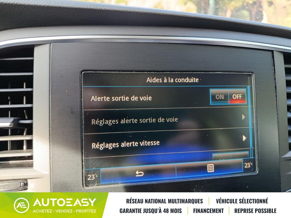 M&eacute;gane IV 1.2 TCe 100 ch ZEN - Radars - Camera - Suivi Complet Rena 2016 occasion 83000 Toulon
