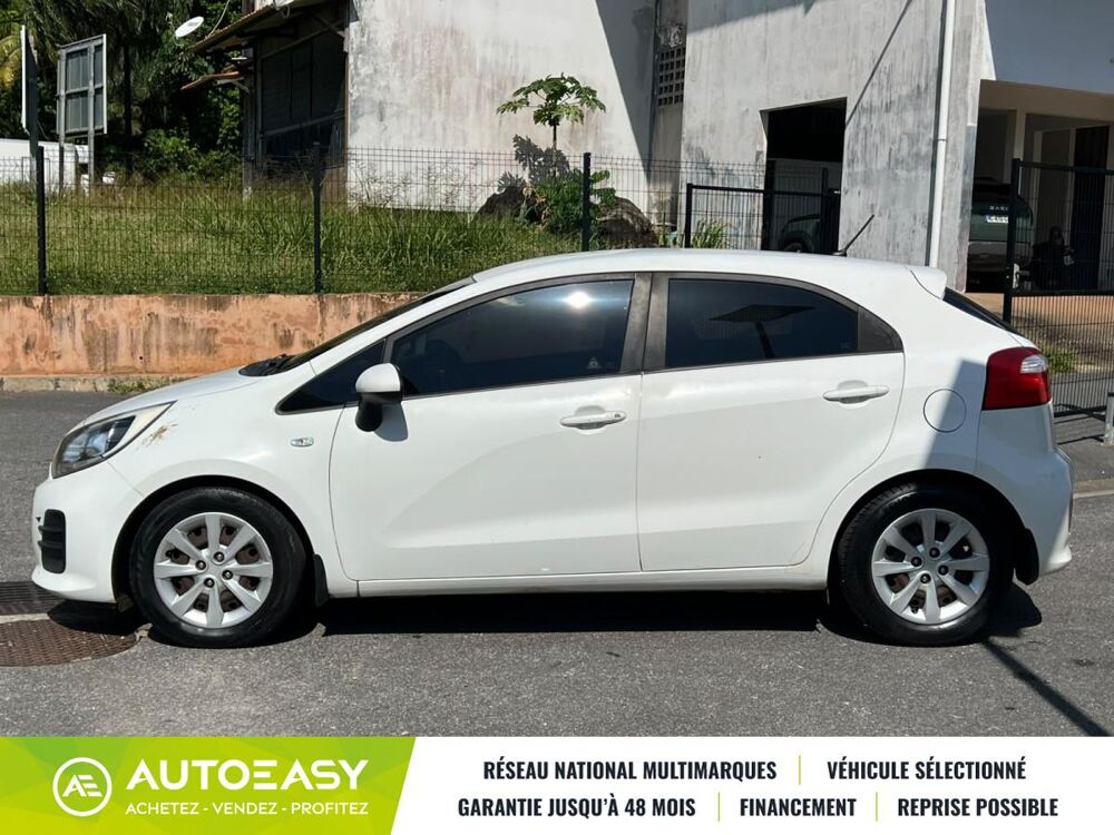 Rio III (IH) Phase 2 5 Portes 1.1 CRDi 12V 75 cv 2017 occasion 97354 Remire Montjoly