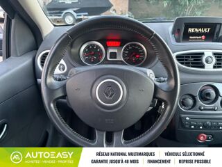 Clio 3 1.2 16V 75 eco2 TomTom Live 2011 occasion 69120 Vaulx-en-Velin