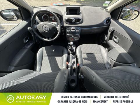 Clio 1.2 16v 100 ch TomTom 5 portes / 1ER MAIN / ENTRETIEN OK / C 2009 occasion 69120 Vaulx-en-Velin