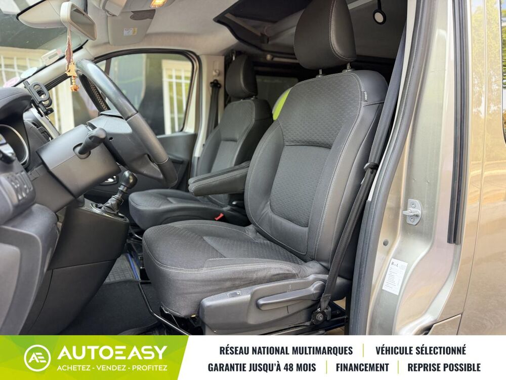 Vivaro Van Am&eacute;nag&eacute; L1H1 / Camping Car / 4 pl. assises / 4 Couchage 2017 occasion 34430 Saint-Jean-de-Vedas