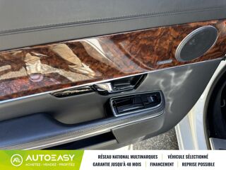 XJ 3.0 V6 Luxe Premium / ENTRETIEN OK / DISTRIBUTION OK / VIDAN 2013 occasion 69120 Vaulx-en-Velin