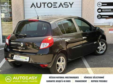 Clio 1.2 16v 100 ch TomTom 5 portes / 1ER MAIN / ENTRETIEN OK / C 2009 occasion 69120 Vaulx-en-Velin