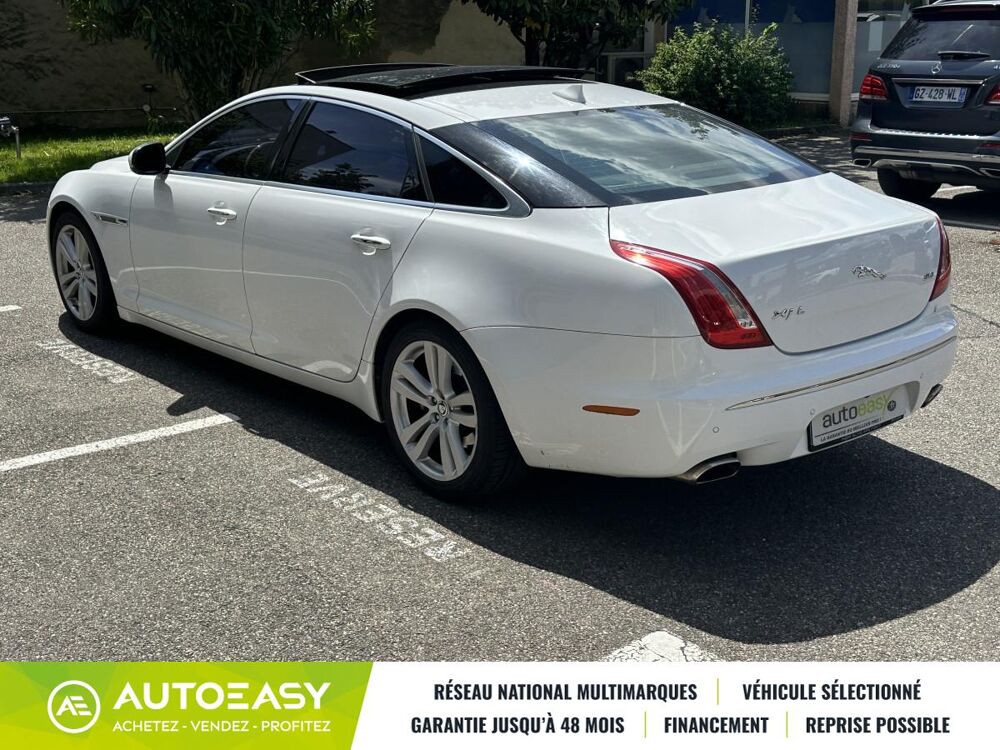 XJ 3.0 V6 Luxe Premium / ENTRETIEN OK / DISTRIBUTION OK / VIDAN 2013 occasion 69120 Vaulx-en-Velin