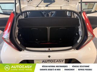 Aygo 5 PORTES Phase 2 1.0 VVTI 12V 72 / X PLAY APP / 1ERE MAIN 2019 occasion 42120 LE COTEAU