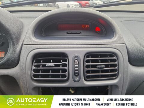 Clio II 5 Portes 1.2 i 60 / BON ETAT / ENTRETIEN COMPLET 1999 occasion 79000 NIORT