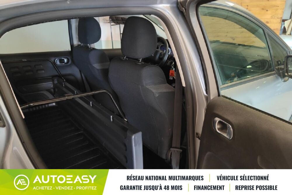 C3 CITROEN  SOCIETE PURE TECH 82 S&S FEEL NAV berline 2019 occasion 38150 CHANAS