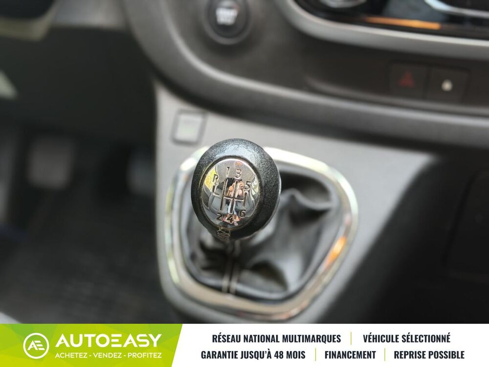 Vivaro Van Am&eacute;nag&eacute; L1H1 / Camping Car / 4 pl. assises / 4 Couchage 2017 occasion 34430 Saint-Jean-de-Vedas