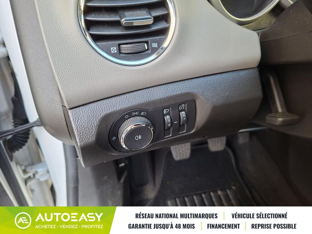 Cruze 1.6i 124 CH LS PLUS 23750 kms ditribution ok 1ere main 2012 occasion 06300 Nice