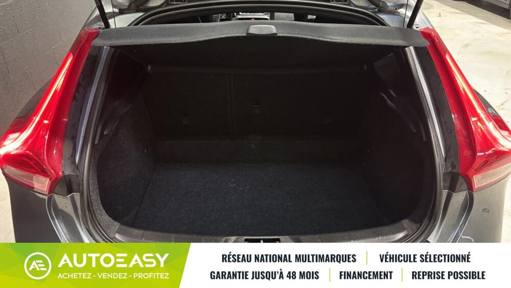V40 D3 2.0 150cv R-DESIGN / SIEGES CUIR-ALCANTARA / RADARS AR / 2017 occasion 29850 GOUESNOU