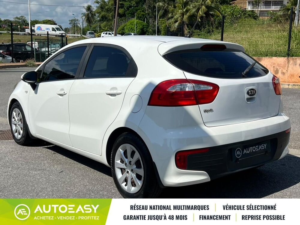Rio III (IH) Phase 2 5 Portes 1.1 CRDi 12V 75 cv 2017 occasion 97354 Remire Montjoly