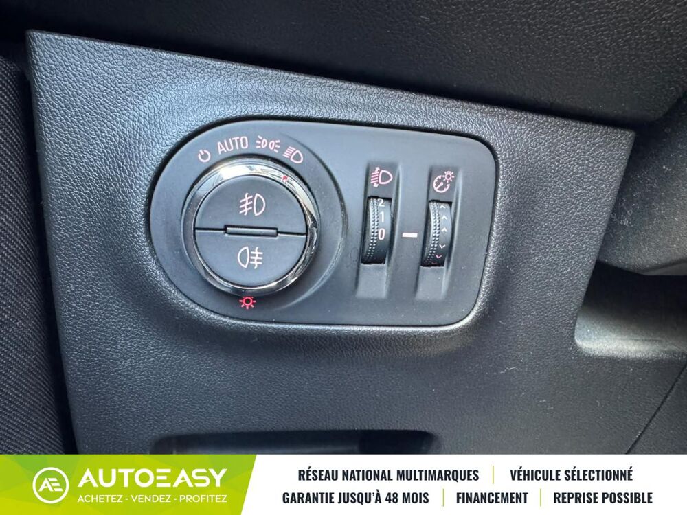 Corsa E 3 Portes 1.4 i Turbo ecoFLEX S&S 101 cv 2018 occasion 56000 Vannes