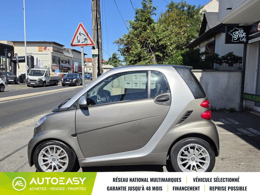 ForTwo Fortwo - Coup&eacute; (451) 1.0 i 12V MHD 71 cv 2011 occasion 91700 Sainte-Genevi&egrave;ve des Bois